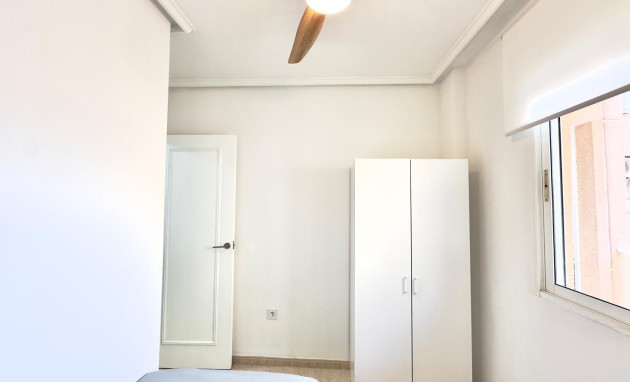 Herverkoop - Apartment - Torrevieja - Centro