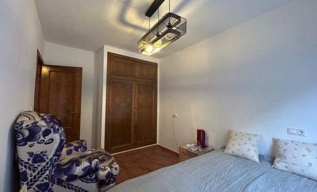 Resale - Apartment - Torrevieja - Acequion