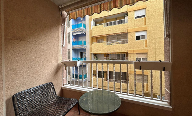 Resale - Apartment - Torrevieja - Acequion
