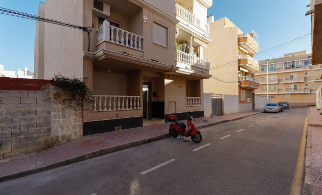 Resale - Apartment - Torrevieja - La Mata pueblo