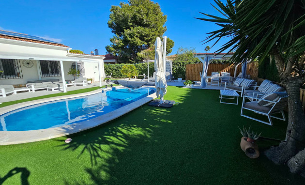 Herverkoop - Detached Villa - La Marina