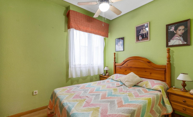 Resale - Apartment - Torrevieja - Estacion de autobuses