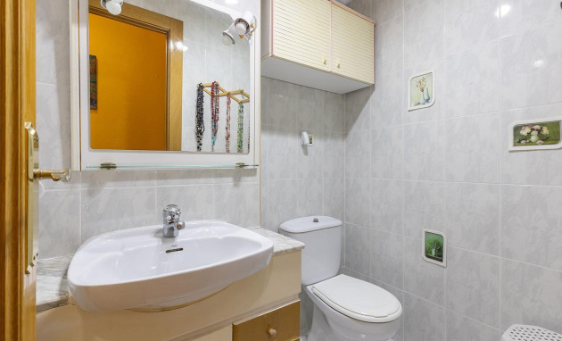 Resale - Apartment - Torrevieja - Estacion de autobuses