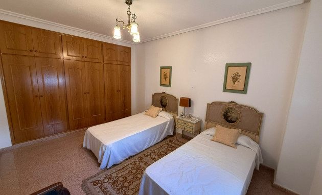 Herverkoop - Apartment - Almoradí