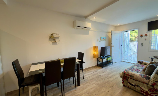 Herverkoop - Bungalow - Gelijkvloers - Torrevieja - La Siesta - El Salado - Torreta