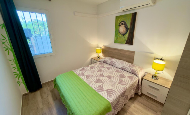 Herverkoop - Bungalow - Gelijkvloers - Torrevieja - La Siesta - El Salado - Torreta