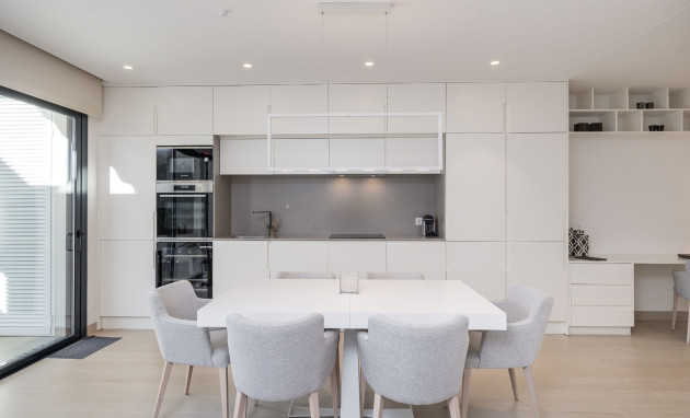 Resale - Apartment - Las Colinas Golf Resort