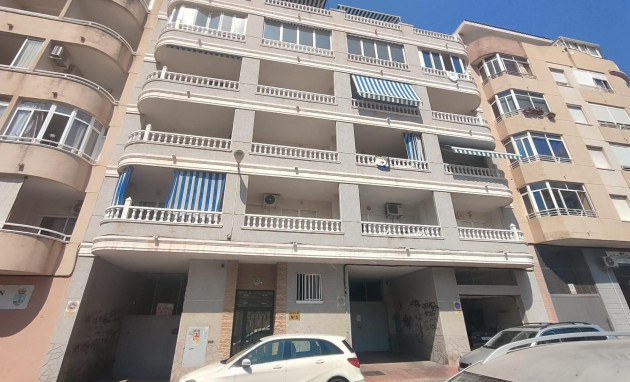 Herverkoop - Apartment - Torrevieja - Estacion de autobuses