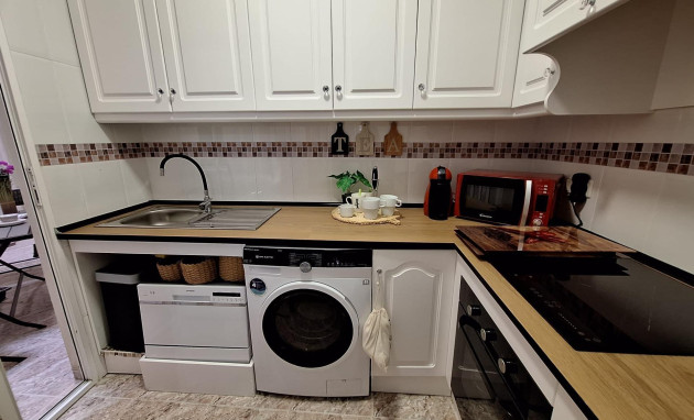 Herverkoop - Apartment - Torrevieja - Estacion de autobuses