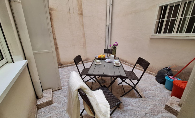 Herverkoop - Apartment - Torrevieja - Estacion de autobuses