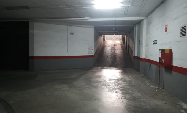 Herverkoop - Garage - Torrevieja - Estacion de autobuses