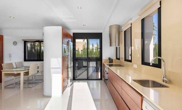 Herverkoop - Detached Villa - Orihuela Costa - La Zenia