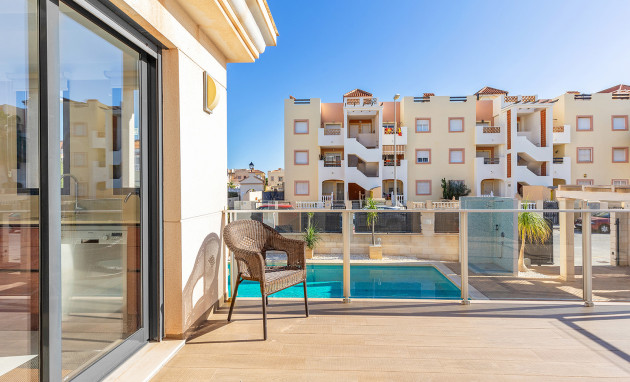 Herverkoop - Detached Villa - Orihuela Costa - La Zenia