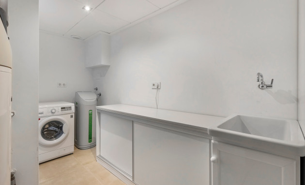 Herverkoop - Detached Villa - Orihuela Costa - La Zenia