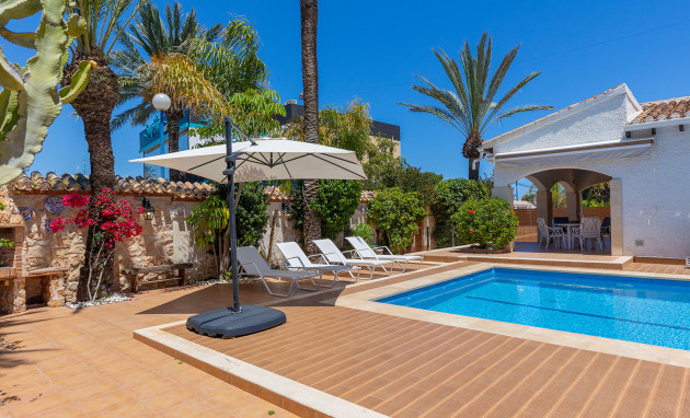 Herverkoop - Detached Villa - Orihuela Costa - Punta Prima