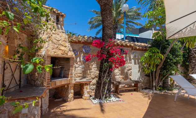 Herverkoop - Detached Villa - Orihuela Costa - Punta Prima