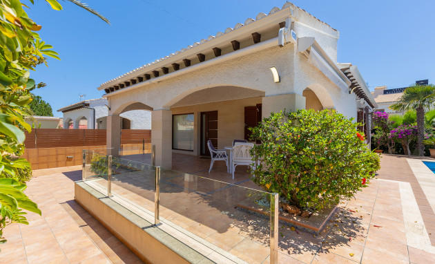 Herverkoop - Detached Villa - Orihuela Costa - Punta Prima