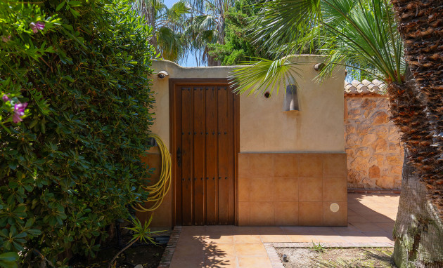 Herverkoop - Detached Villa - Orihuela Costa - Punta Prima