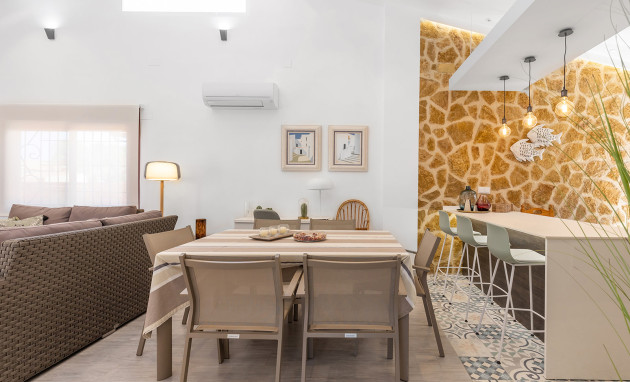 Herverkoop - Detached Villa - Orihuela Costa - Punta Prima