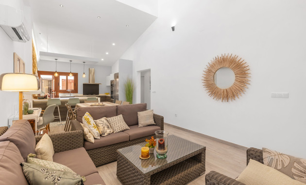 Herverkoop - Detached Villa - Orihuela Costa - Punta Prima