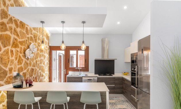 Herverkoop - Detached Villa - Orihuela Costa - Punta Prima