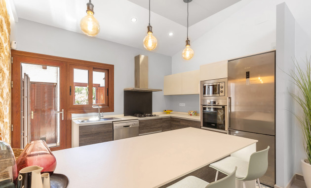 Herverkoop - Detached Villa - Orihuela Costa - Punta Prima