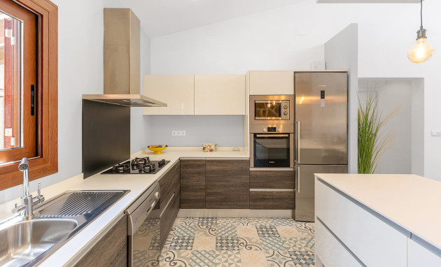 Herverkoop - Detached Villa - Orihuela Costa - Punta Prima