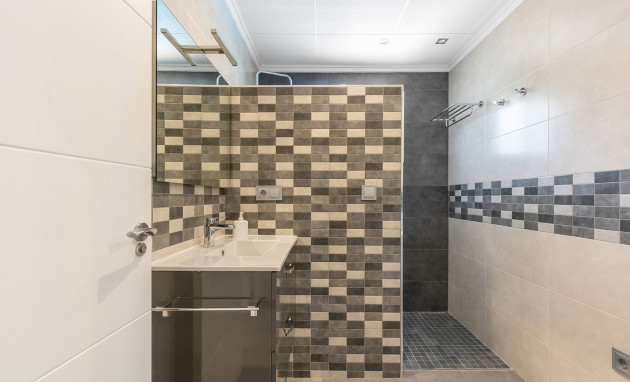 Herverkoop - Detached Villa - Orihuela Costa - Punta Prima