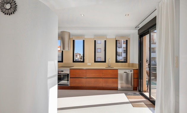 Herverkoop - Detached Villa - Orihuela Costa - La Zenia