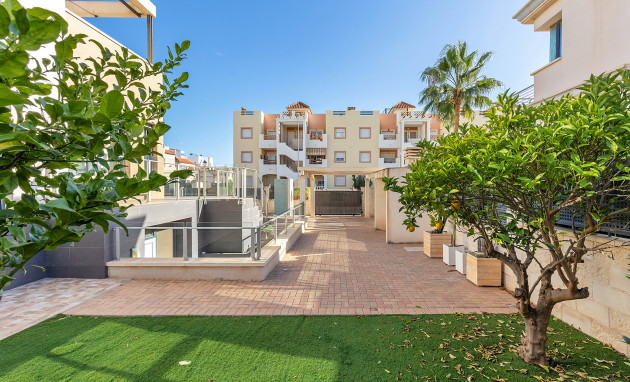 Herverkoop - Detached Villa - Orihuela Costa - La Zenia