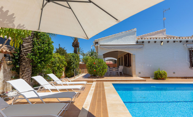 Herverkoop - Detached Villa - Orihuela Costa - Punta Prima