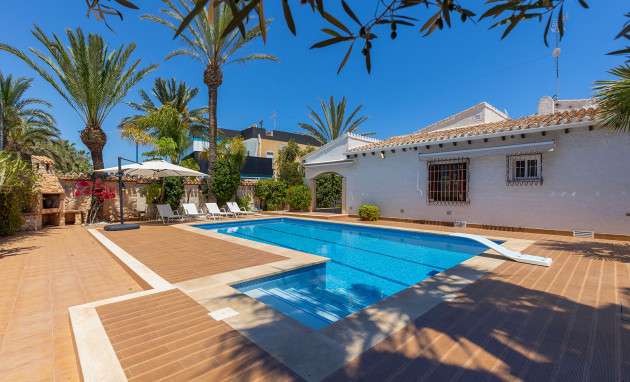 Herverkoop - Detached Villa - Orihuela Costa - Punta Prima