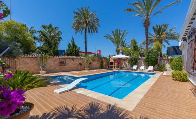 Herverkoop - Detached Villa - Orihuela Costa - Punta Prima