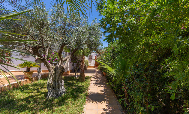 Herverkoop - Detached Villa - Orihuela Costa - Punta Prima