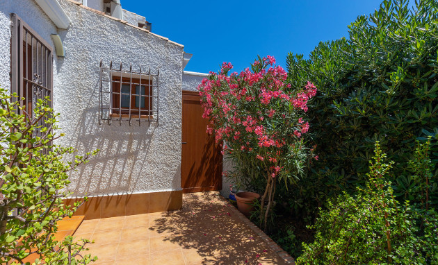 Herverkoop - Detached Villa - Orihuela Costa - Punta Prima