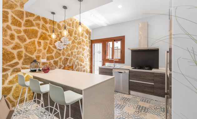 Herverkoop - Detached Villa - Orihuela Costa - Punta Prima