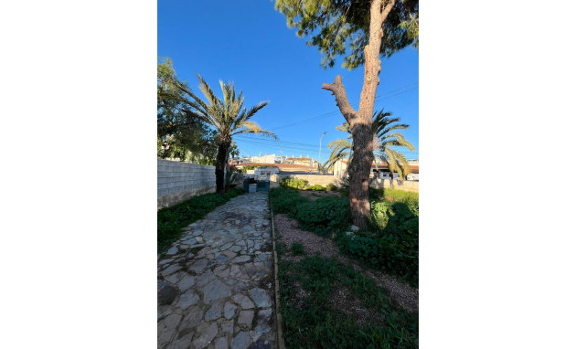 Herverkoop - Villa - Torrevieja - Aguas Nuevas