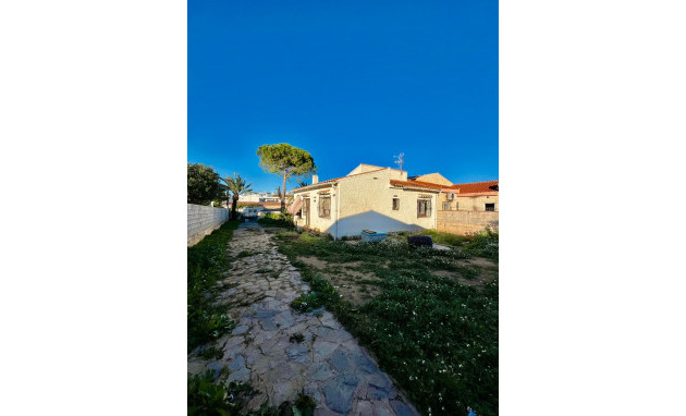 Herverkoop - Villa - Torrevieja - Aguas Nuevas