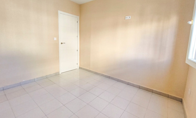 Herverkoop - Herenhuis - Torrevieja - Lago Jardin