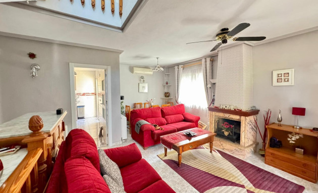 Resale - Villa - Torrevieja - Los altos