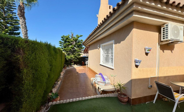 Resale - Villa - Torrevieja - Los altos