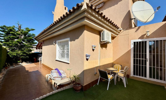 Resale - Villa - Torrevieja - Los altos