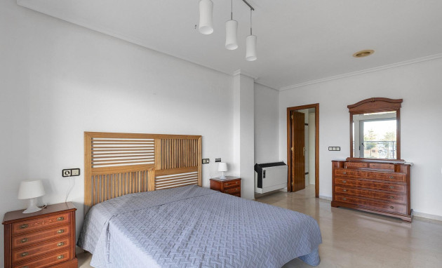 Revente - Apartment - Torrevieja - Paseo maritimo