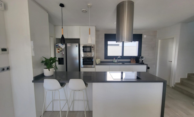 Resale - Townhouse - Daya Vieja