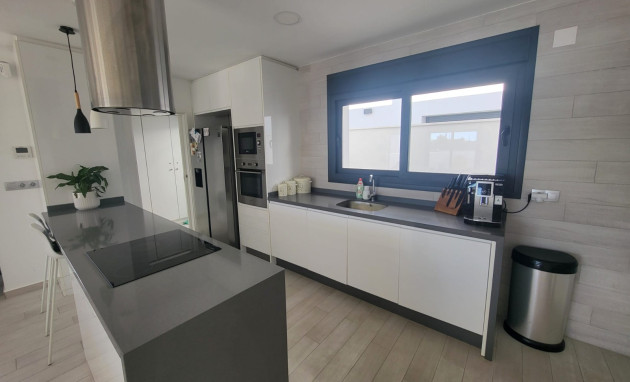 Resale - Townhouse - Daya Vieja