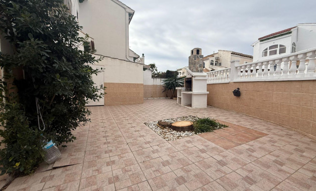 Resale - Villa - Torrevieja - Acequion