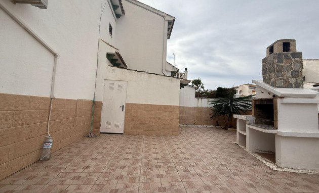 Resale - Villa - Torrevieja - Acequion