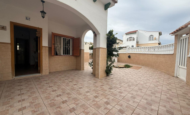 Resale - Villa - Torrevieja - Acequion