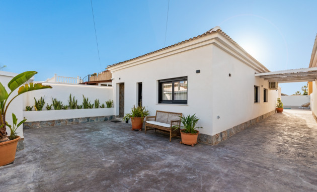 Herverkoop - Detached Villa - Torrevieja - El Chaparral