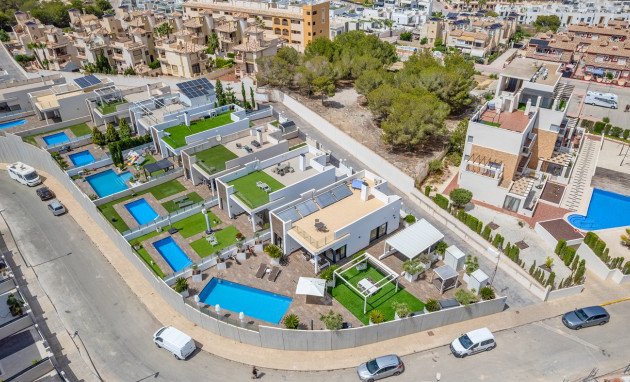 Herverkoop - Detached Villa - Orihuela Costa - Villamartin